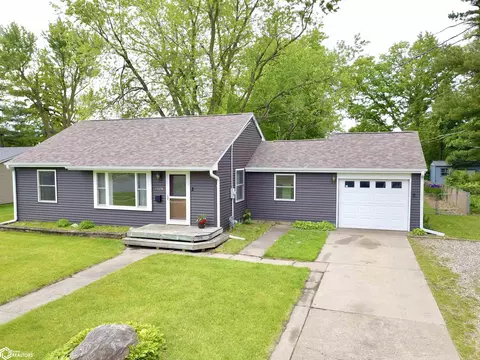 1528 8th Ave, Grinnell, IA 50112