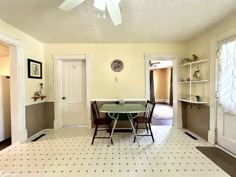 507 Center St, Garwin, IA 50632 photo 9