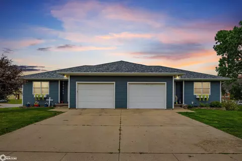 10301032 E 12th St N, Newton, IA 50208
