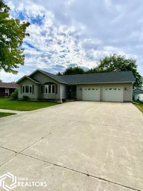 340 Bush Ave, Garner, IA 50438