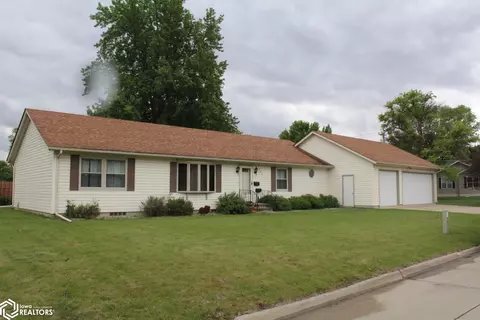 795 Blackstone Dr, Garner, IA 50438