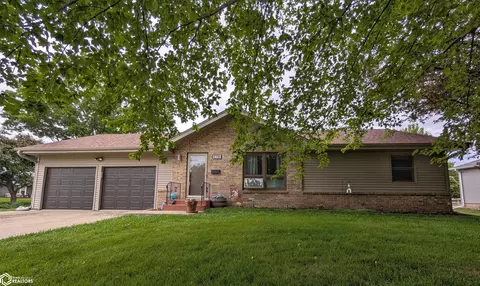 1413 Ann St, Grinnell, IA 50112