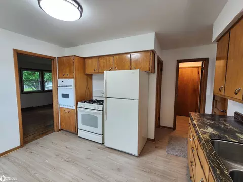 Kitchen - 1205 Maple St, Atlantic, IA 50022 photo 2 of 2
