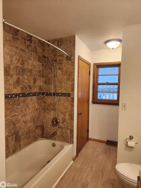 Bath - 1205 Maple St, Atlantic, IA 50022 photo 1 of 3