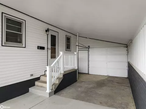 Exterior - 1205 Maple St, Atlantic, IA 50022 photo 2 of 5