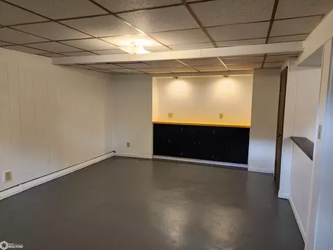 Living - 1205 Maple St, Atlantic, IA 50022 photo 3 of 4