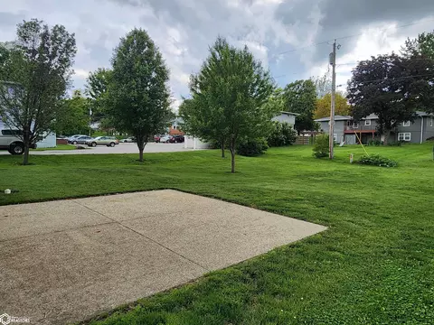 Exterior - 1205 Maple St, Atlantic, IA 50022 photo 3 of 5