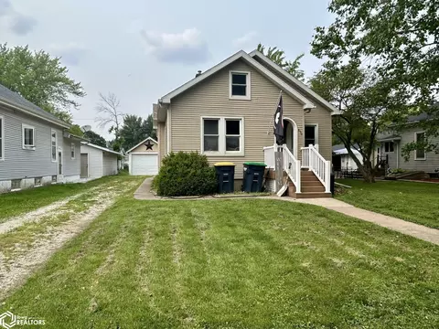 850 Franklin St, Wapello, IA 52653