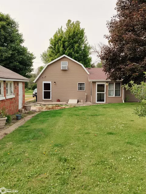405 Johnson St, Garwin, IA 50632 photo 4