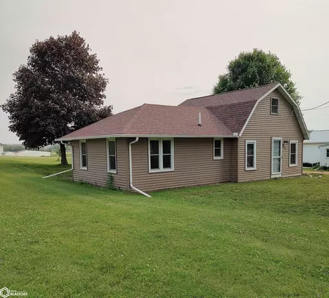 405 Johnson St, Garwin, IA 50632 photo 2