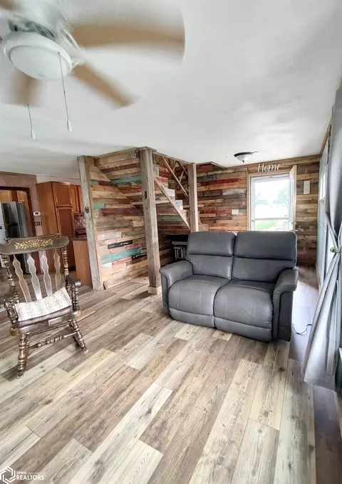 405 Johnson St, Garwin, IA 50632 photo 10