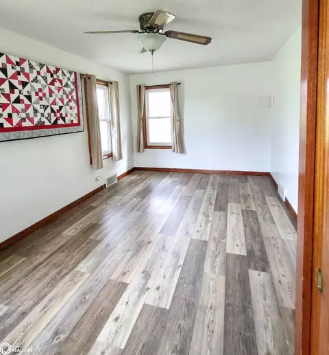 405 Johnson St, Garwin, IA 50632 photo 22