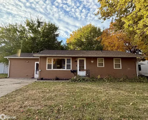 609 Townsend Ave, Wapello, IA 52653