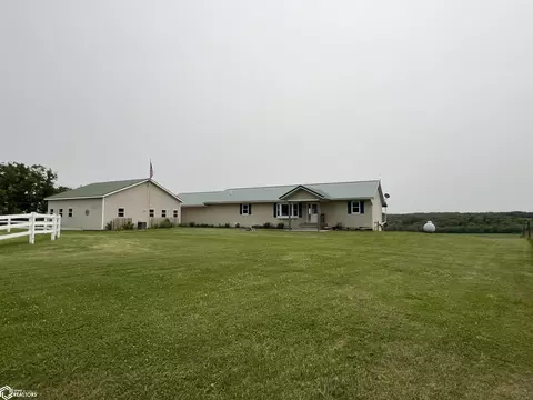 13990 Copperhead Rd, Ottumwa, IA 52501