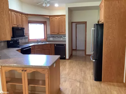 1405 3rd St NE, Hampton, IA 50441 photo 8