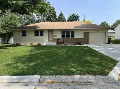 800 W 20th St, Carroll, IA 51401