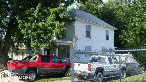 108 S Central St, Burlington, IA 52601