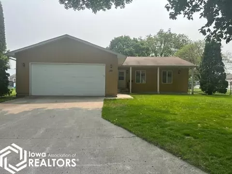387 2nd Ave SE, Britt, IA 50423