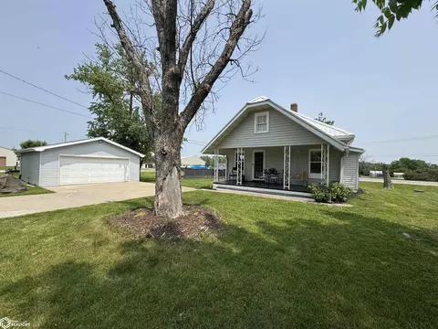 1121 N 18th St, Centerville, IA 52544