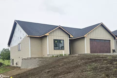 505 18th Ave E, Oskaloosa, IA 52577