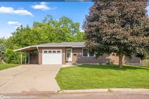 817 Roberts Ter, Marshalltown, IA 50158
