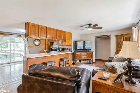 Living - 1606 3rd St Pl, Eldora, IA 50627 photo 1 of 3