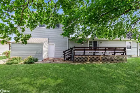 Exterior - 1606 3rd St Pl, Eldora, IA 50627 photo 2 of 3