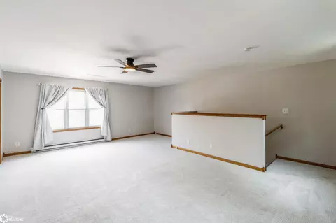Living - 1606 3rd St Pl, Eldora, IA 50627 photo 3 of 3