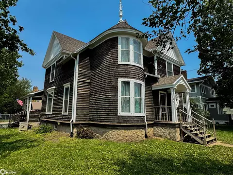 602 Central Ave E, Hampton, IA 50441