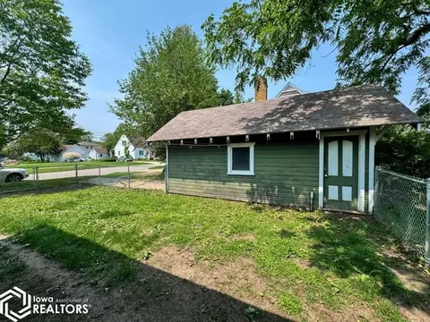 Exterior - 602 Central Ave E, Hampton, IA 50441 photo 2 of 2