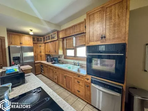 Kitchen - 602 Central Ave E, Hampton, IA 50441 photo 1 of 3