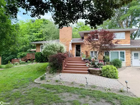 6 Edgewood Pl, Burlington, IA 52601