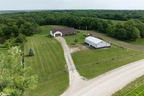 10177 Copperhead Rd, Bloomfield, IA 52537