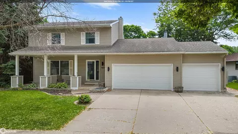 900 Knollwood Ln, Mason City, IA 50401