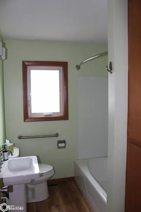 Bath - 1075 Front St, Garner, IA 50438 photo 1 of 1