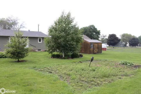 Exterior - 1075 Front St, Garner, IA 50438 photo 6 of 9
