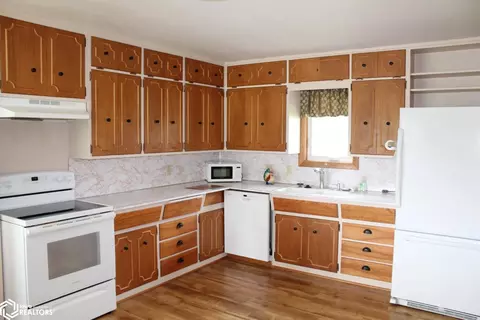 Kitchen - 1075 Front St, Garner, IA 50438 photo 1 of 2