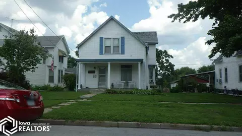 1618 Smith St, Burlington, IA 52601