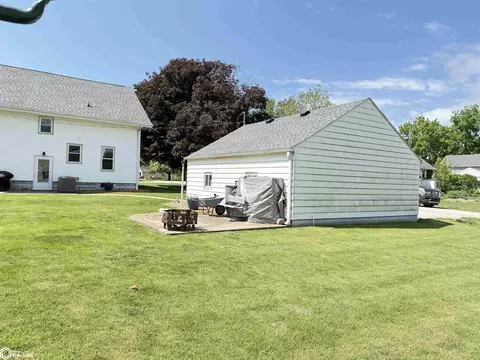 Exterior - 409 Kilbourn Ave, Wever, IA 52658 photo 6 of 13