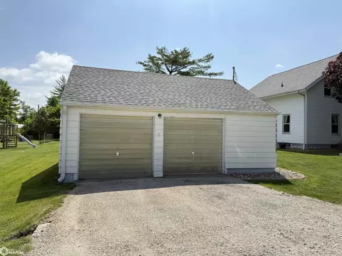 Exterior - 409 Kilbourn Ave, Wever, IA 52658 photo 2 of 13