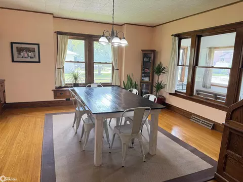 Dining - 409 Kilbourn Ave, Wever, IA 52658 photo 2 of 3