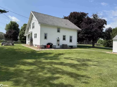 Exterior - 409 Kilbourn Ave, Wever, IA 52658 photo 7 of 13
