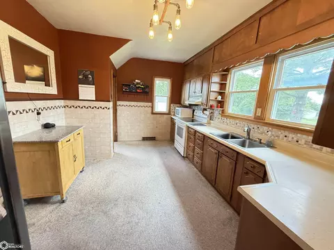 Kitchen - 409 Kilbourn Ave, Wever, IA 52658 photo 6 of 6