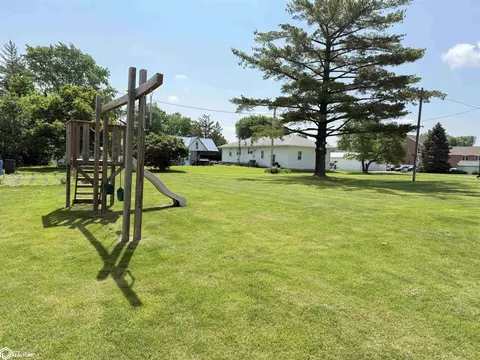 Exterior - 409 Kilbourn Ave, Wever, IA 52658 photo 5 of 13