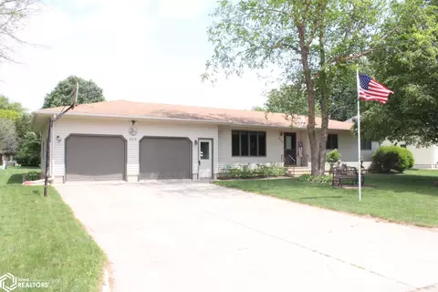 204 Country Club Dr, Belmond, IA 50421