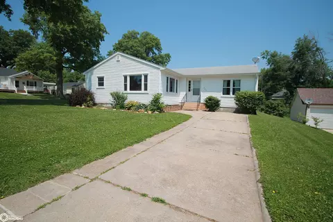 223 W Division St, Clarinda, IA 51632