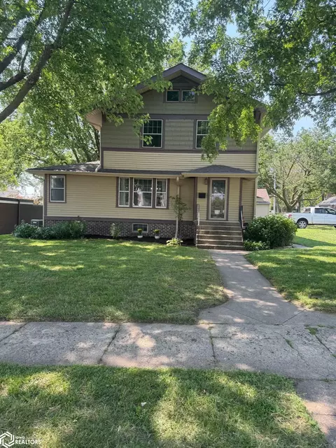 727 N Main St, Carroll, IA 51401