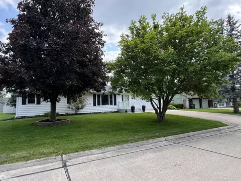 125 Centennial Dr, Mediapolis, IA 52637