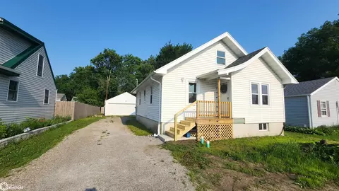 1526 S Taft Ave, Mason City, IA 50401