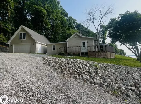 3575 Mississippi River Rd, Keokuk, IA 52632